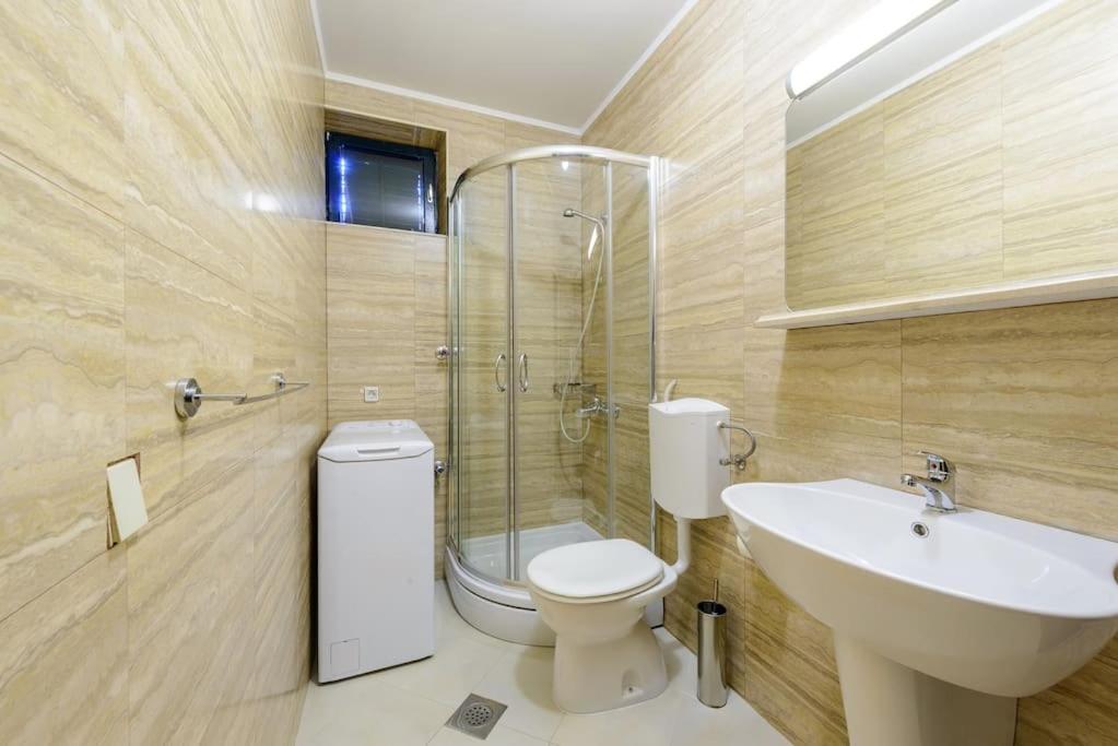 Center - With Private Terrace 2 *